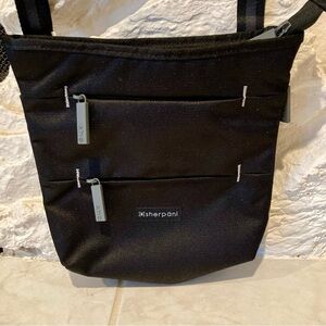 NWOT Sherpani Sadie crossbody bag